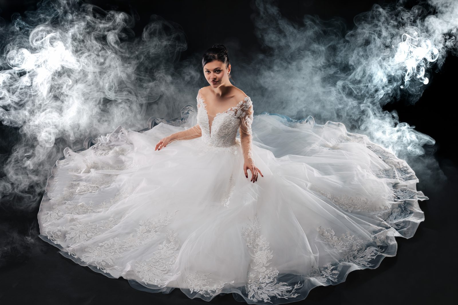 Studio Foto — rochie de mireasă cu fum